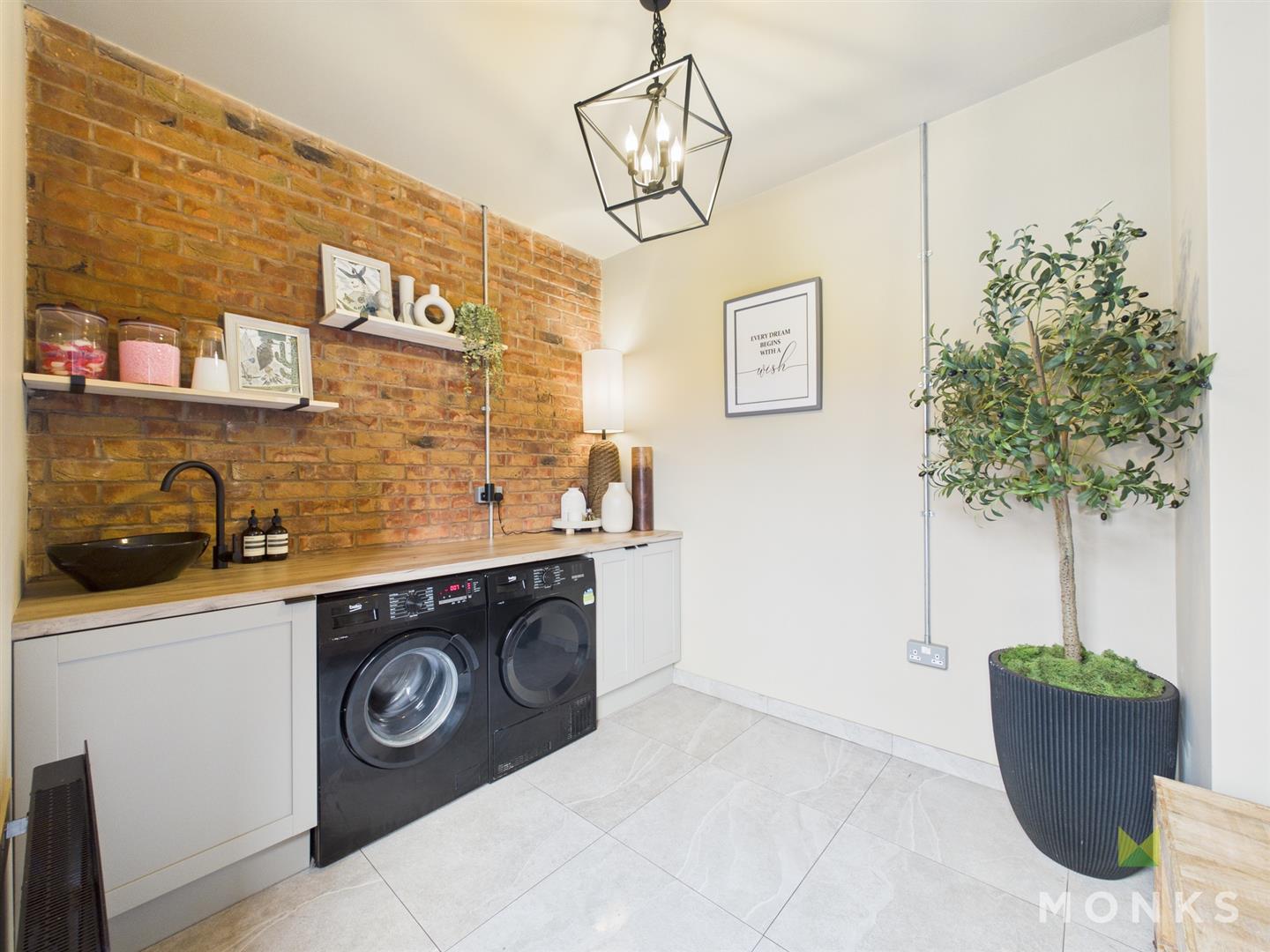 8 Bowyer Grange, Gobowen, SY11 3FQ For Sale